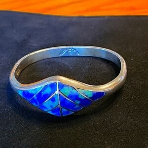 GORGEOUS TURQUOISE INLAY STERLING HINGED CUFF. 7 1/2"-8"